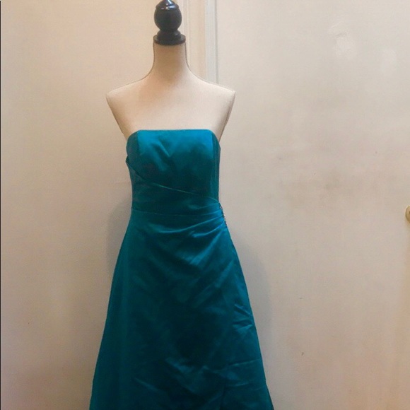 David’s Bridal Gown - Picture 2 of 8